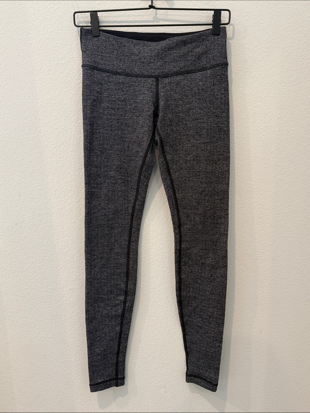 Lululemon Heathered Herringbone Leggings - High Waist Size 6 Black Gray
